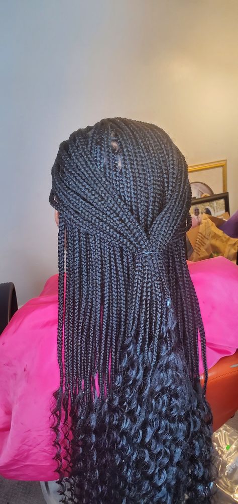 Knotless With Wavy Ends, Knotless Braids With Spanish Curls, Knotless Braids Wavy Ends, Braids With Wavy Hair, Wavy Knotless Braids, Knotless Braids With Wavy Ends, Goddess Knotless Box Braids, Braids With Wavy Ends, Long Knotless Braids