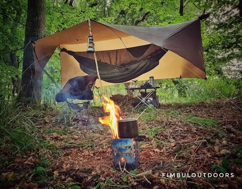 1000 Lifehacks, Kanazawa Japan, Zelt Camping, Bushcraft Kit, Bushcraft Shelter, Tenda Camping, Bushcraft Skills, Comfortable Camping, Tent Set Up