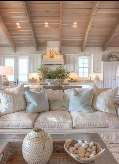 Farmhouse Living Room Designs, Beach Cottage Ideas, Coastal Farmhouse Living Room, Sims Design, Cottage Family, Small Beach Houses, Nantucket Home, Coastal Decorating Living Room, Beach Themed Bedroom