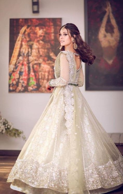 yasir hussain and iqra aziz wedding , latest wedding photoshoto, beautiful and stylish wedding dresses 2020 Yasir Hussain, Pakistani Actress Dresses, Actress Dress, Dress Design Ideas, Boutique Style Dresses, Designer Formal Dresses, Iqra Aziz, Asian Wedding Dress, Bridal Lehenga Collection