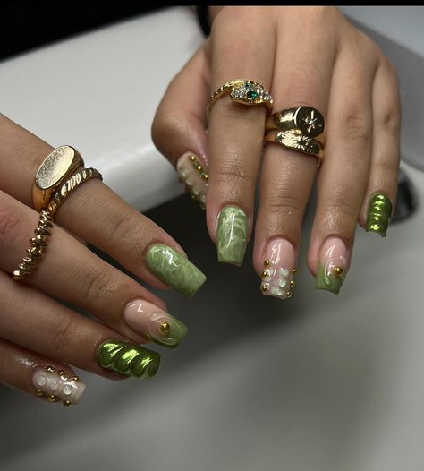 It’s kinda giving poison ivy Moss Nail Art, Green Nail Inspired, Green Jelly Nails, Green Nails Almond, Nail Inspired, Pretty Celebs, Bad Nails, Jade Nails, Fashionable Nails