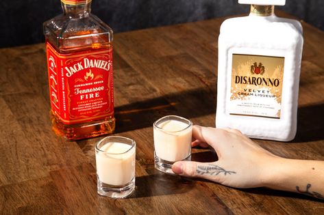 Valentine's Day Drink Recipe: Velvet Fire #Disaronno #jackdaniels #cinnamon #alcohol Disaronno Velvet Cream Liqueur Recipes, Disaronno Velvet Drinks Recipes, Disaronno Velvet Drinks, Amaretto Drinks Recipes, Amaretto Drinks, Velvet Recipes, Liquor Drinks, Velvet Cream, Cream Liqueur