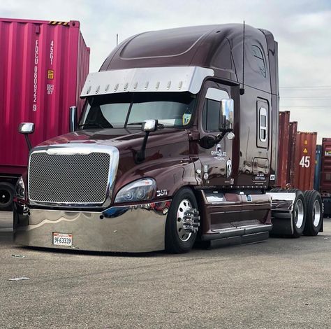 Freightliner Trucks Cascadia, Semi Trailer Truck, Customised Trucks, Freightliner Trucks, Freightliner Cascadia, Custom Big Rigs, Kenworth Trucks, Peterbilt Trucks, Like And Comment