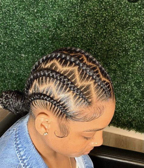 Feedins 6 Stitch Braids Zig Zag Parts, Cornrows With Zigzag Parts, Zig Zag Part Cornrows Braids, Feedins Braids With Bun, Zig Zag Part, Thick Braids, Feed In Braids, Braids Cornrows, Feed In Braids Hairstyles