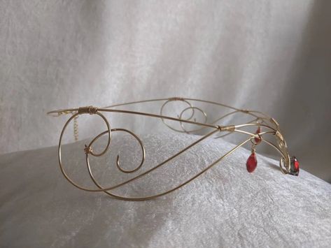 Reversible Wire Elven Tiara - Etsy Wire Tiara, Woodland Tiara, Elven Crown, Elven Tiara, Eye Gems, Elven Jewelry, Horse Eye, Colored Gems, A Horse