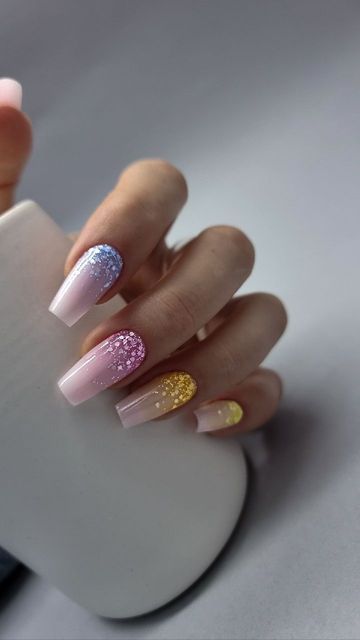 August Nails Designs Acrylic, Colored Glitter Nails, Nails 2023 Colors, August Nails 2023, 2023 Nails Summer, August Nails Designs, August Nails Ideas, Gel Nails Summer, Multicolored Nails