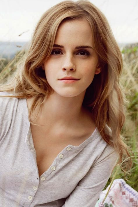 Emma Watson Hair Goals Color, Emma Watson Hair, Red Hair With Blonde Highlights, Emma Watson Style, Red Blonde Hair, Hermione Granger, Emma Watson, Hermione, Blonde Highlights