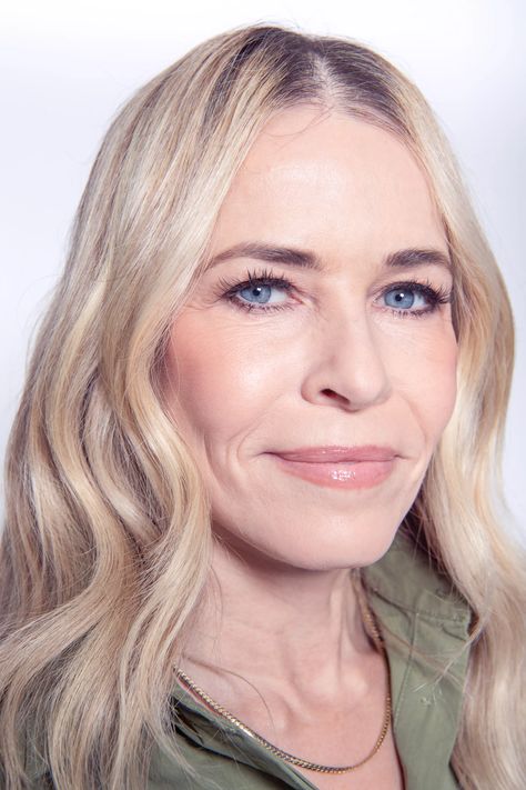 Chelsea Handler wants to return to late night, and isn’t scared of being canceled - Los Angeles Times Attitudinal Psyche, Jason Momoa Shirtless, Chelsea Handler, Jason Momoa, Late Night, Wig Hairstyles, Stand Up, You Must, Podcast