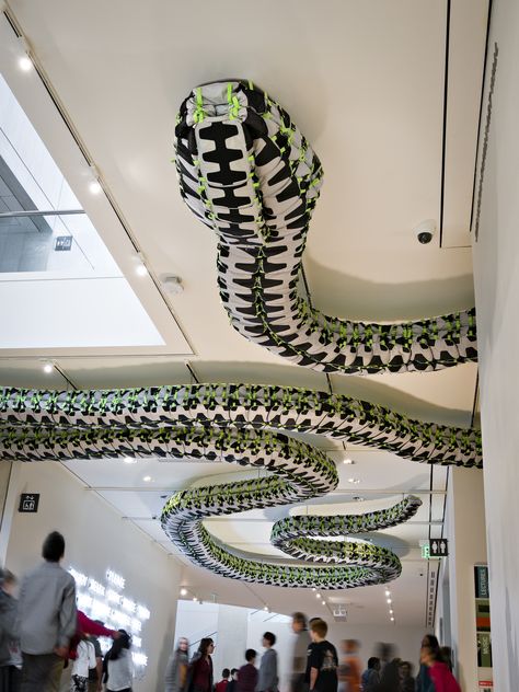 Snake Ceiling, 2009, Ai Weiwei, Beijing Sculpture Installation, 영감을 주는 캐릭터, Land Art, Conceptual Art, Public Art, Art Plastique, Window Display, Ceiling Design, Exhibition Design