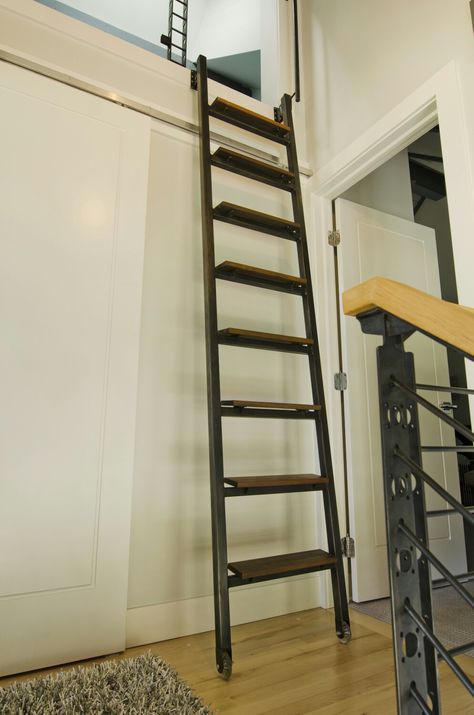 Ladder and railing Closet With Ladder, Tall Closet, Iron Ladder, Home Gate Design, Gate House, Metal Working Tools, Gate Design, Railing, Small Bedroom