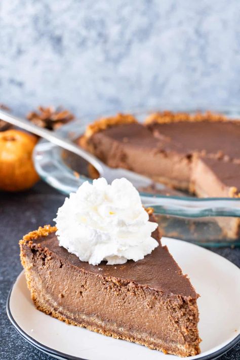 Libbys Pumpkin Pie, The Best Buttercream Frosting, Classic Pumpkin Pie Recipe, Dessert Ideas Easy, Chocolate Pumpkin Pie, Classic Pumpkin Pie, Pumpkin Pie Recipe Easy, Leftover Ideas, Caramel Pears