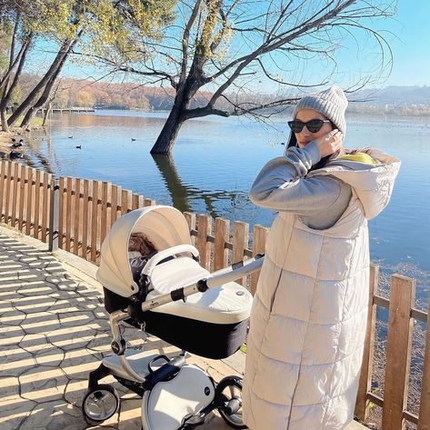 Spotted 👀 the mima xari in the stunning Snow White colourway @anitaberlajolli 💙 #sharemymima #mimakids #mima #stroller #unique #elegance #lifestyle #mimaxari #xari Mima Stroller, Elegance Lifestyle, Mima Xari, Holiday Ready, Stylish Outfit, Baby Gear, Holiday Fashion, Festival Outfits, Wardrobe Staples