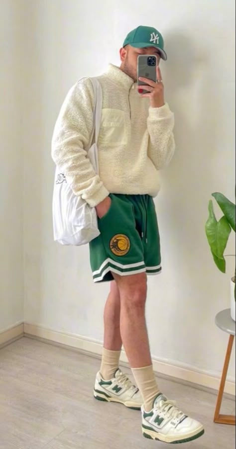 50 Degree Weather Outfit Men, Sweatshorts Outfit Mens, Aesthetic Shorts Men, Boys Summer Outfits Aesthetic, Green Athleisure Shorts For Streetwear, Spring Streetwear Sport Shorts, Nike Shorts Outfit Men, Nike Style Outfit, Shorts Outfit Men