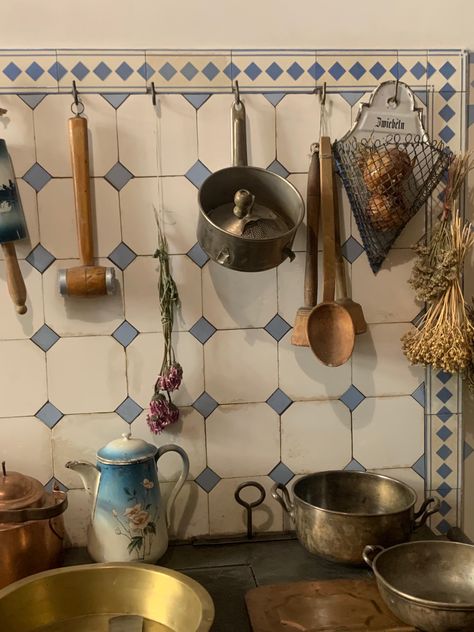 1920s kitchen latvia Aesthetic Kitchen Minimalist, Aesthetic Kitchen Inspiration, Old Italian Apartment Aesthetic, Vintage French Kitchen Country Style, 1920s Kitchen Vintage, 1920 Kitchen Design, 20s Kitchen, Italian Kitchen Aesthetic, Whimsigoth Kitchen