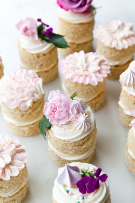 Mini Layer Cake Tutorial — Style Sweet Mini Layer Cake, Cakes With Flowers, Tea Party Desserts, Mini Torte, Cake Mini, Small Cakes, Individual Cakes, Wedding Cake Recipe, Tea Party Food