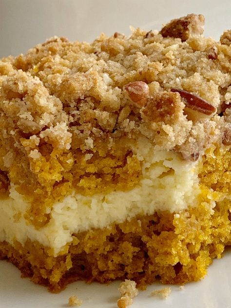 Coffee Cake Cream Cheese, Coffee Cake With Cream Cheese, Pumpkin Streusel Coffee Cake, Pumpkin Keto, Cake With Cream Cheese Filling, Cream Cheese Pumpkin, Baking Fall, Classic Coffee Cake, Pumpkin Coffee Cake