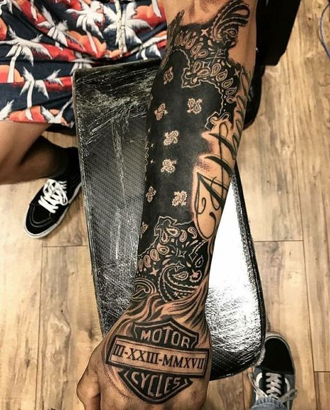 Bandana Hand Tattoo, Motorcycle Sleeve Tattoos For Guys, Bandanna Tattoos, Skull With Bandana Tattoo, Harley Tattoo For Men, Harley Davidson Tattoos For Women, Outlaw Tattoos For Men, Tattoo Upper Back, Hd 883 Iron