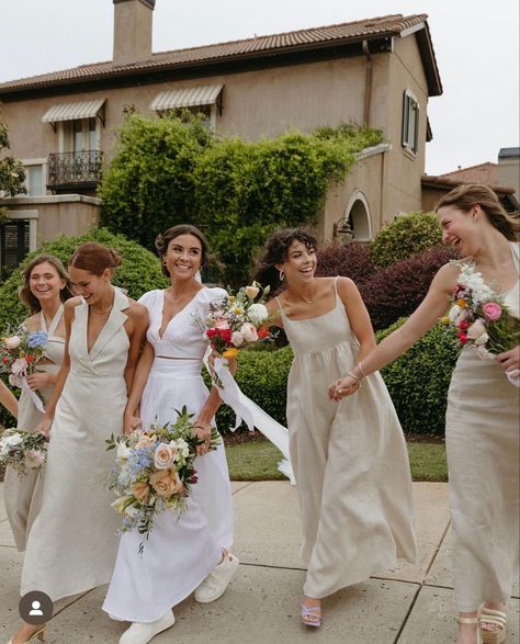 Ecru Bridesmaid Dresses, Linen Bridesmaids Dresses, Ivory Bridesmaid Dresses Mismatched, Linen Bridesmaid Dresses, Mismatched Pink Bridesmaid Dresses, All White Bridesmaids, Beachy Bridesmaid Dresses, Linen Bridesmaid Dress, Neutral Bridesmaid Dresses Mismatched