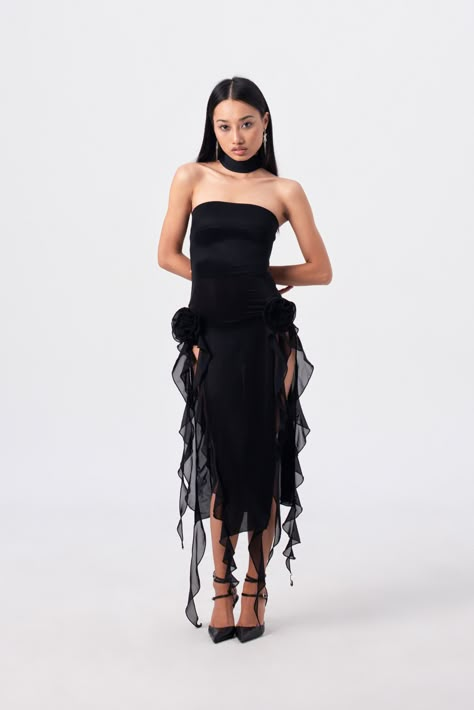 The Thieves Evening Dress | Fancì Club The Thieves, Looks Party, Grad Dresses, Looks Style, Fashion Sense, Pretty Dresses, A Black, Aesthetic Clothes, Pretty Outfits