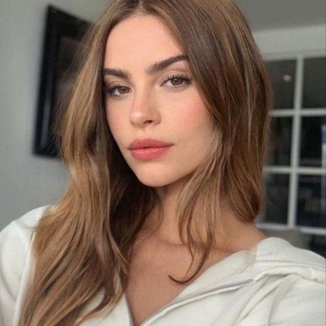 Rubio Chocolate, Liva Uz, Butterscotch Hair Color, Butterscotch Hair, Natural Brown Hair, Female Faceclaims, Bridget Satterlee, Gorgeous Hair Color, Honey Hair