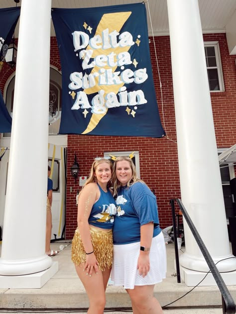 Storm Bid Day, Aoii Sorority, Choir Shirts, Sorority Themes, Recruitment Themes, Spring Recruitment, Delta Zeta Sorority, Sorority Banner, Tri Sigma