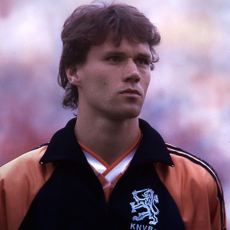 Football Heritage, Van Basten, Marco Van Basten, Amazing Science Experiments, Football Icon, Football Photos, Soccer Stars, Soccer World, كريستيانو رونالدو