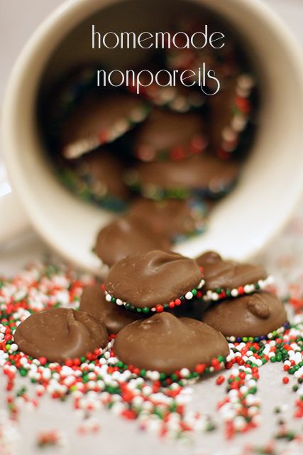 Homemade Nonpareils Homemade Nonpareils, Nonpareils Recipe, Felt Christmas Tree Ornaments, I Want Candy, Candy Ideas, Candy Recipes Homemade, Christmas Candy Recipes, Homemade Candy, Candy Fudge