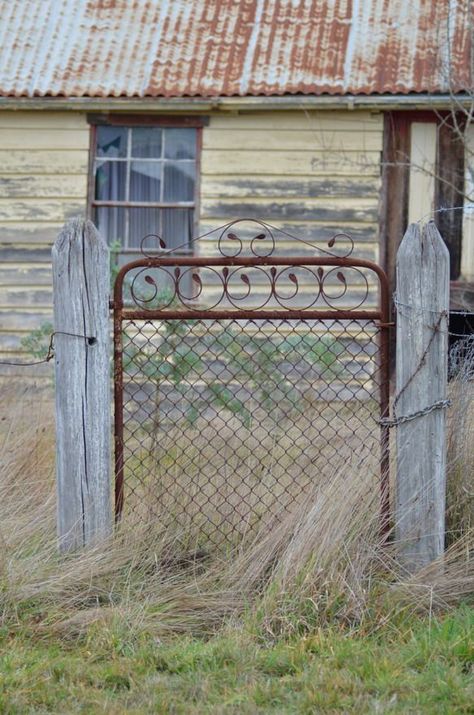 Old Fences And Gates Rustic, Rustic Gates, Old Garden Gates, Farm Gates, Fence And Gate, Old Gates, Garden Gates And Fencing, Rusty Garden, Farm Gate