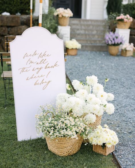 A chic European garden wedding ceremony, under the shade of scalloped umbrellas and surrounded by baskets of florals. Wait till you see the stylish luncheon 🥖 Team Photography Workshop: @the_lovelegacy Photography: @Wyldefolkstudio_ & @Zali_photoandfilm Styling + Florals: @emunah_eventss Stationery + Signage: @littlegreenleaf_aus Umbrella Hire: @theonedayhouse Ring boxes + Parasols: @bride_tribe Dress: @theveilcollective Cake: @thesweetsocietyco Transport: @aclassiccruize Suit: @bl... White Sun Umbrella Wedding, Garden Party Wedding Aisle, June Garden Wedding, European Garden Wedding, Basket Wedding Decor, Wedding Signage Ideas, Classic Garden Wedding, Bordeaux Wedding, White Parasol