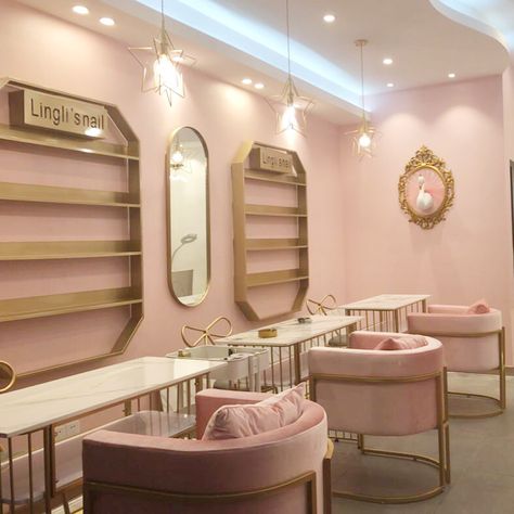 Nail Parlour Interior Design, Nail Shop Ideas, Modern Nail Salon Interior Design, Vintage Nail Salon, Nail Bar Design, Nail Salon Table, Desain Salon Kuku, Nail Bar Ideas, Modern Nail Salon