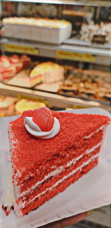 Red velvet pastry 😋❤️ Red Velvet Pastry, Bon Appetit, Red Velvet, Pastry, Velvet, Cake, Red, Quick Saves