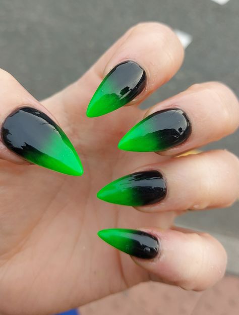 Black And Green Ombré Nails, Black And Green Goth Nails, Black And Neon Ombre Nails, Black And Green Gel Nails, Black Nails With Neon Tips, Neon Green And Black Nails Acrylic, Black And Neon Green Nail Designs, Lime Green And Black Nails Design, Black Neon Green Nails