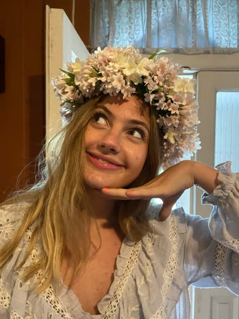 Flower Crowns Aesthetics, Midsommar Crown, Swedish Midsummer Aesthetic, Midsommar Dani May Queen, Swedish Midsummer Flower Crown, Epic Halloween Costumes, Halloween Costumes 2022, Lavender Hand Cream, Swedish Girls