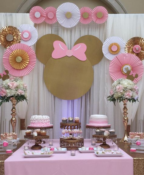 Back at it again with @ck_blooms @glam_occasions  #ib2g #sunday #sundayfunday #minnie #minniemouse #birthday #girl #pink #decor #decoração #decoration Γενέθλια Mickey Mouse, Minnie Mouse Decorations, Minnie Mouse Party Decorations, Minnie Mouse Theme Party, Minnie Mouse Birthday Party Decorations, Minnie Mouse First Birthday, Minnie Mouse Birthday Decorations, Minnie Mouse 1st Birthday, Minnie Mouse Baby Shower