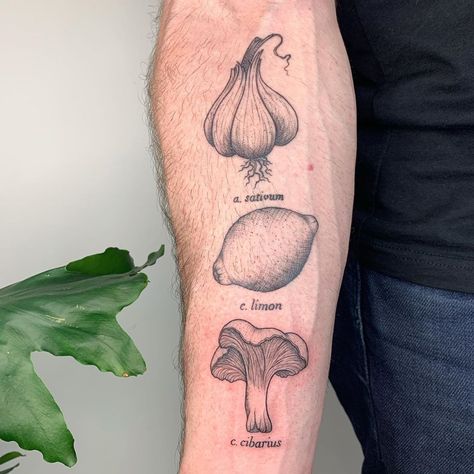 Noelle Adrienne Tattoos on Instagram: “Added the chanterelle mushroom to Jake’s scientific ingredients illustration! Loved doing these! 🖤 books open Dec 1st . . . . . . . . . . .…” Chef Tattoo Ideas, Vegetable Tattoo, Scientific Tattoo, Cooking Tattoo, Chef Tattoo, Food Tattoos, Knife Tattoo, Mushroom Tattoos, Daisy Tattoo