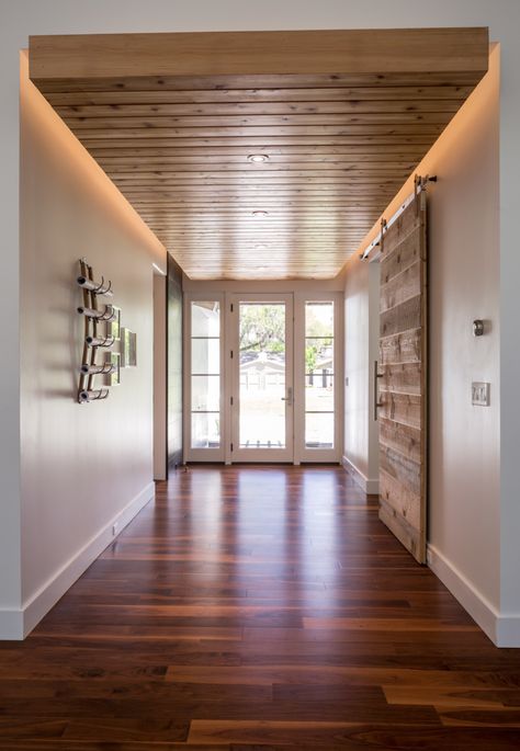 Drop Down Ceiling Lighting, Floating Ceiling Panels, Wood Ceiling Accent Ideas, Suspended Wood Ceiling, Floating Ceiling Design, Wooden Drop Ceiling, Parquet Ceiling, Floating Ceiling Ideas, Wood Drop Ceiling