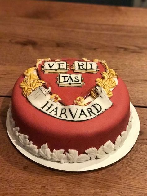 Harvard Cake, Harvard Graduation Party, Harvard University Graduation, Harvard University Aesthetic, Harvard Aesthetic, University Inspiration, Dream University, Law School Inspiration, College Motivation