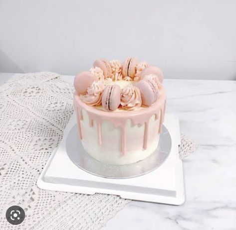 Maccarone Cake, Pink Drip Cake, Cake Flavours, Macaron Cake, Drip Cake, Cool Birthday Cakes, Cake Flavors, Drip Cakes, Perfect Cake