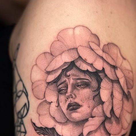 ❉ Yazmina Ferrer ❉ on Instagram: "Crying flower girl for the lovely @olympiuh_  I had so much fun making this & would love to do some similar small faces 🫶🏼  All done with a 3rl  Created at @mothandflametattoo  •Dm to book•  • • #peonies #peonytattoo #girlportrait #portraittattoo #aliceinwonderland #blacktattoo #floraltattoo #botanical #botanicaltattoo #botanicalart #london #artist #tattooart #tattooartist #londontattoo #artesobscurae #totaltattoo" Stipple Peony Tattoo, Flower Face Tattoo Design, Flower Person Tattoo, Flowers With Faces Tattoo, Floral Face Tattoo, Portrait Tattoo Ideas Faces, Flower With Face Tattoo, Floral Head Tattoo, Tattoo Of Face