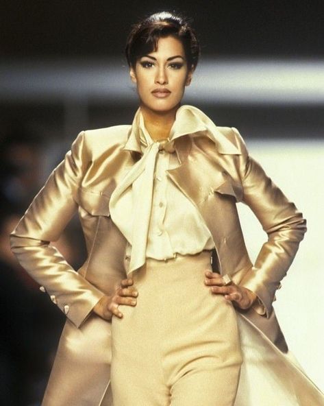 Yasmeen Model, Yasmeen Gauri, Yasmeen Ghauri, Claude Montana, 90s Runway, 90s Runway Fashion, High Fashion Editorial, 90s Supermodels, Carla Bruni