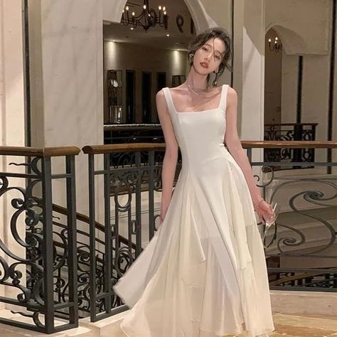 White Halter Neck Dress, Summer Prom Dress, Womens Evening Gowns, Ivory Prom Dresses, Birthday Clothes, Party Mode, White Dress Party, Evening Dress Fashion, Aesthetic Stuff