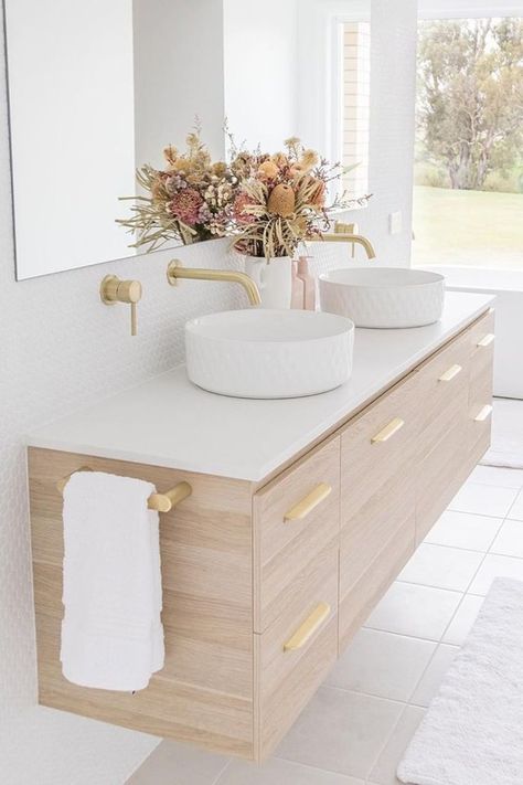 Gorgeous Australian Bathroom Vanity thanks to the Timberline Nevada Wall Hung Vanity in Classic Oak. Australian Bathroom, Ideas Decoracion Salon, Small Ensuite, Timber Vanity, New House Bathroom, Counter Basin, Bathroom Design Inspiration, Ensuite Bathroom, Downstairs Bathroom