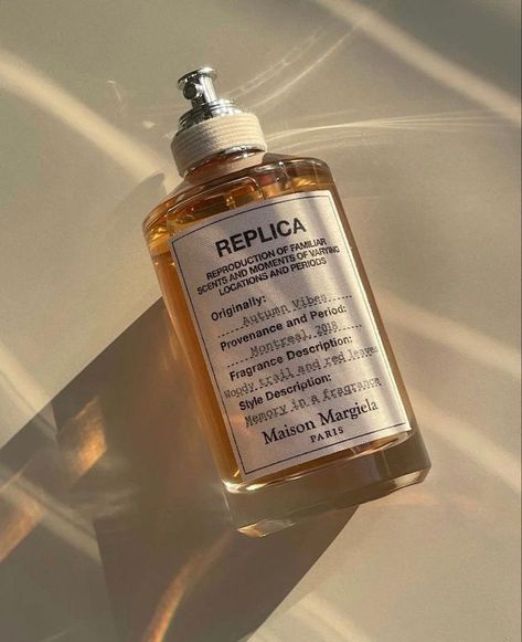 Perfume Tiktok, Perfumes Aesthetic, Replica Perfume, Woody Perfume, Maison Margiela Replica, Zodiac Academy, Margiela Replica, Perfume Reviews, Pinterest Ideas