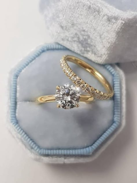 Engagement Rings Simple Round, خواتم خطوبة, Yellow Gold Diamond Engagement Ring, Round Engagement, Cute Engagement Rings, Cool Wedding Rings, Future Engagement Rings, Gold Diamond Engagement Rings, Round Engagement Rings