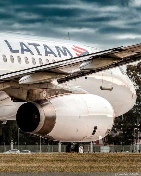 Airplane Wallpaper, Flight Attendant Life, Boeing 737, Aircraft Pictures, Dream Job, Flight Attendant, Flight, Central America, Disneyland