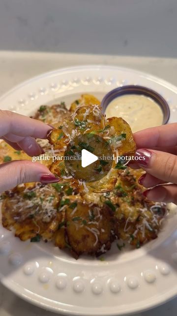 Holly Dingwall on Instagram: "GARLIC PARMESAN SMASHED POTATOES (see below) 🧄🥔

Comment RECIPE or 🥔 and I’ll DM you the recipe 🥰

You can also find this delicious Garlic Parmesan Smashed Potato recipe through my bio to my blog with a full video, process pics and more ❤️❤️❤️

These are such a fun snack or appetiser, I’m genuinely obsessed with the garlic parmesan flavour and I use it all the time so had to try it on some smashed potatoes 😍

I hope you try these delicious smashed potatoes, they are definitely worth it!! 🧄🥔🤩

#recipe #recipeshare #recipeoftheday #recipeideas #snacks" Garlic Parmesan Smashed Potatoes, Parmesan Smashed Potatoes, Potatoe Recipe, Smashed Potatoes Recipe, Simple Lunch, Potato Recipe, Smashed Potatoes, Recipe Videos, Night Snacks