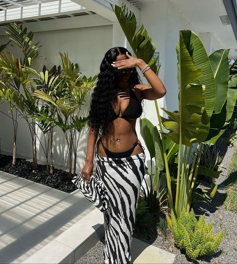 Baddie Miami Vacation Outfits, Baddie On Vacation, Miami Trip Black Women, Baddie Beach Outfits, Mexico Black Girls Trip, Bestie Vacation Pics Baddie, Cancun Outfits, Jamaica Outfits, Pool Party Outfits