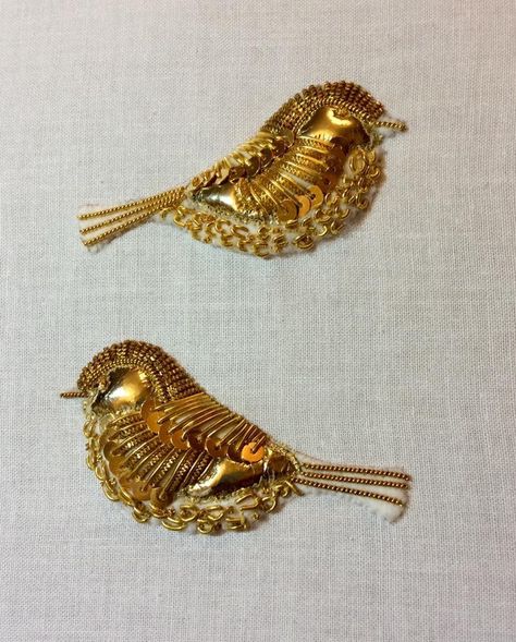 Bird Embroidery Designs, Art Inspiration Ideas, Gold Work Embroidery, Birds Embroidery Designs, Zardozi Embroidery, Hand Beaded Embroidery, Tambour Embroidery, Jewerly Designs, Fashion Indian