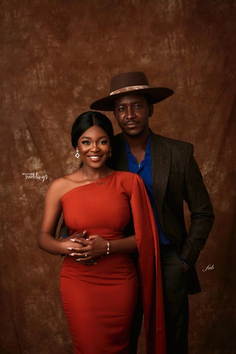 Vivien & Banji's Pre-wedding Shoot is Just Perfect for Today Bellanaija Weddings, Pre Wedding Photoshoot Outfit, Wedding Photoshoot Props, Pre Wedding Shoot Ideas, Family Photoshoot Outfits, Engagement Pictures Poses, Pre Wedding Poses, Wedding Picture Poses, Wedding Couple Poses Photography