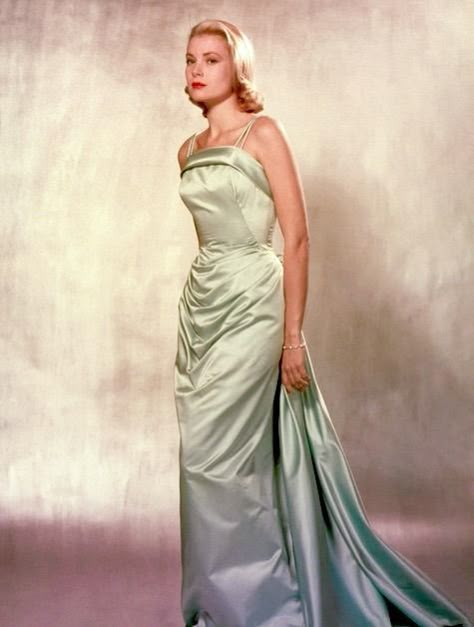 Grace Kelly Dresses, Vestidos Oscar, Red Carpet Dresses Best, Oscar Gowns, Grace Kelly Style, Princess Grace Kelly, Best Red Carpet Looks, Design Moda, Oscar Dresses